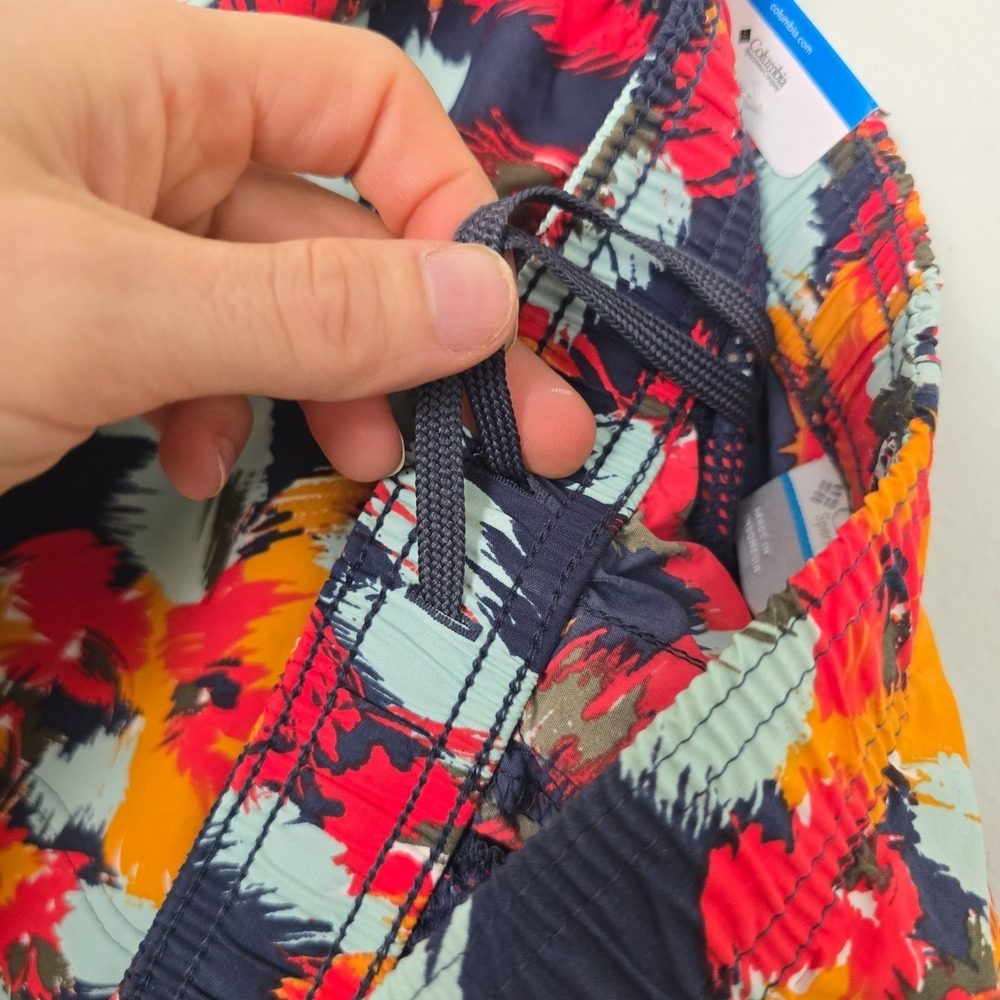 NWT Columbia Women Walnut River Nocturnal Typhoon Blooms Shorts S Lightweight - Picture 9 of 11